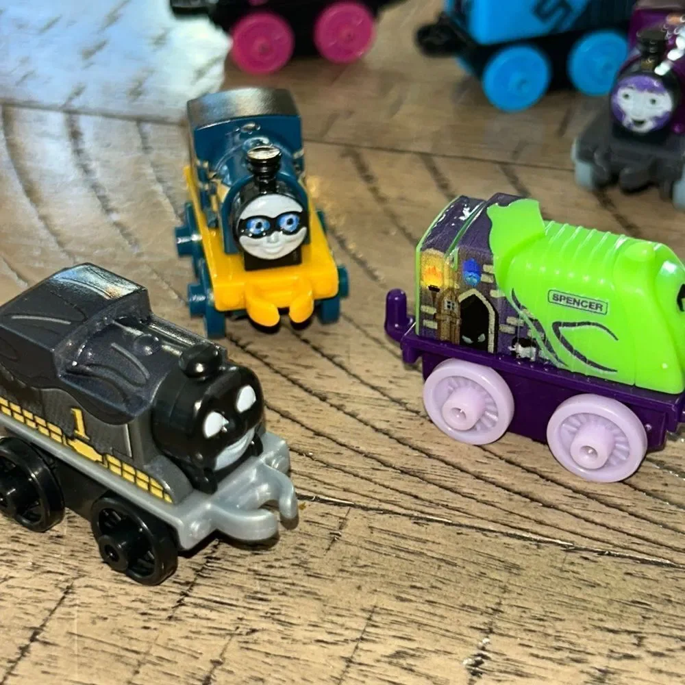 Mini Thomas Train 🚂 Toy Set. Choo Choo!! 13 mini engines Halloween🎃Animals 🦁